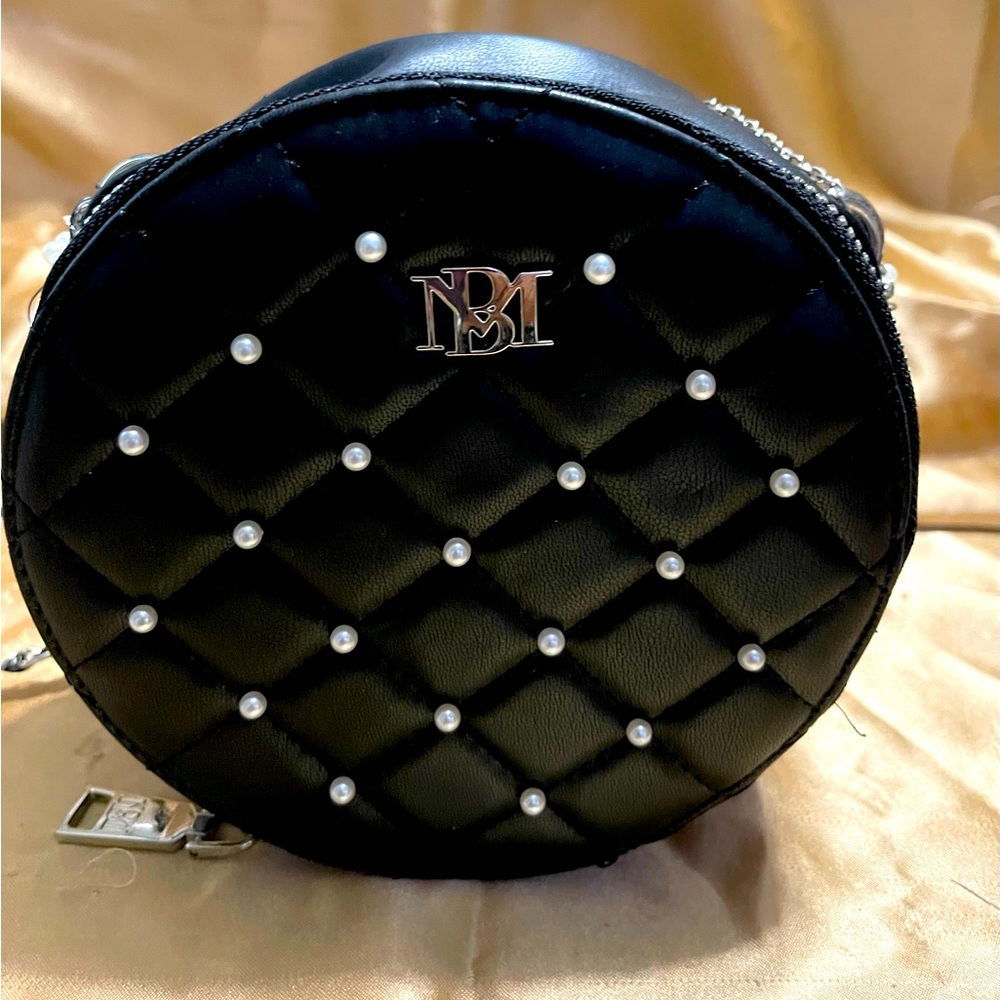 NWT Badgley Mischka Black Diamond quilted rounded crossbody
